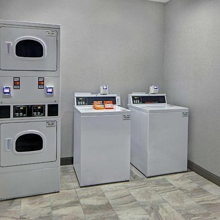 Hampton Inn Уэслако Экстерьер фото